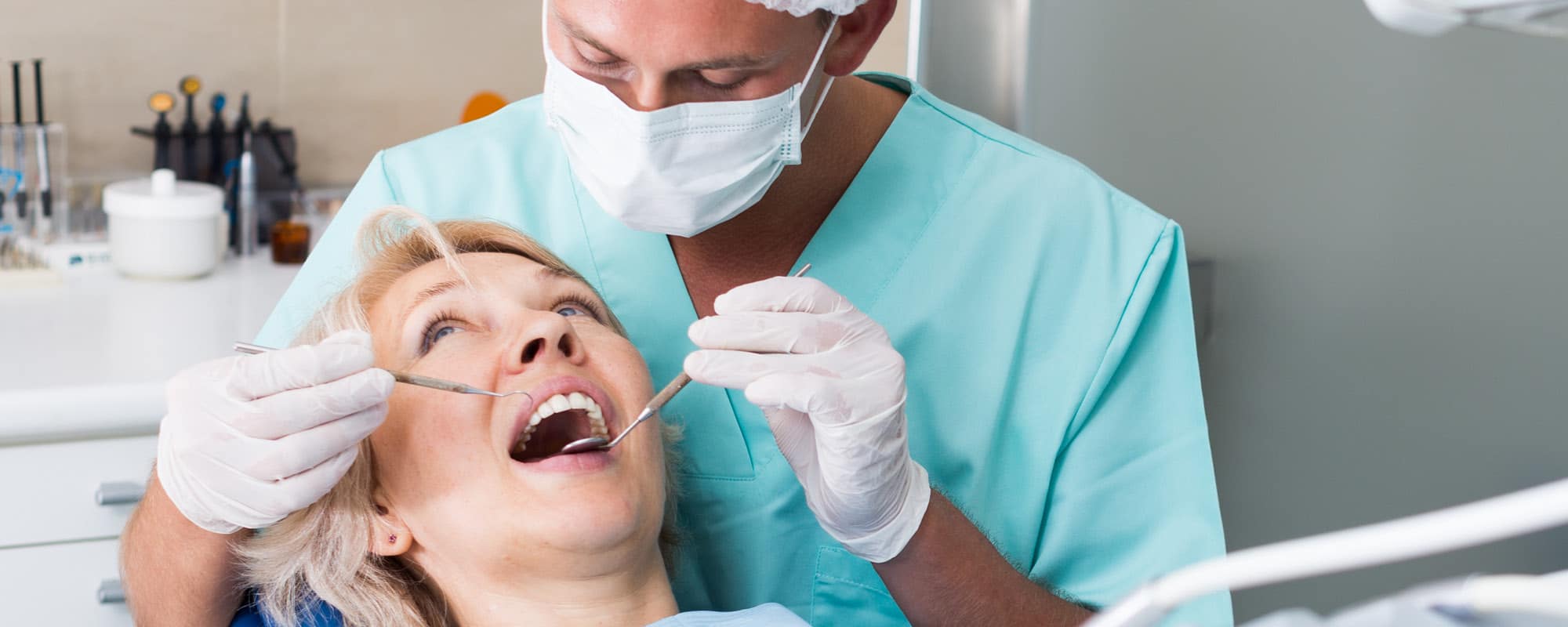 Poco osso per mettere un impianto dentale? Ecco come le tecniche di rigenerazione ossea possono risolvere il problema