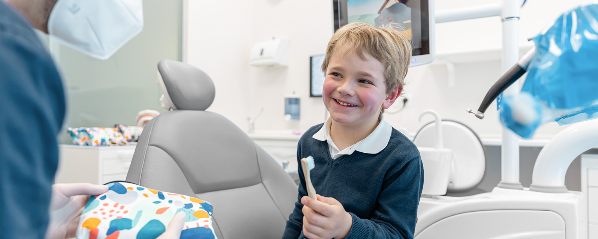 Prima visita dal dentista per i bambini: quando farla e come prepararli per un’esperienza tranquilla e senza paura?